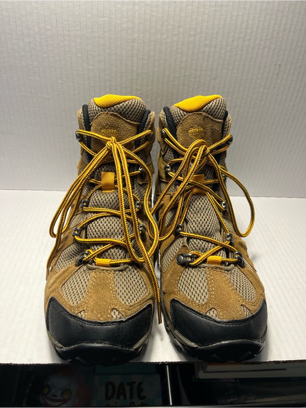 Hiking Boots Brown Sand Mens Size 8.5 
50 PEAKS Suede Mid Sole